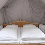 Ξενοδοχείο Goldene Lamm 4*